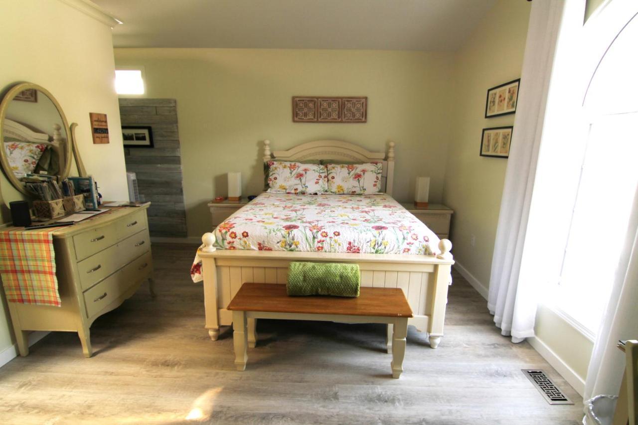 Sunshine And Wine Loft Hotel Penticton Ngoại thất bức ảnh